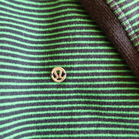 Lululemon Green Striped Pullover Turtleneck Gym Athletic Sweatshirt Womens Sz 4 - Picture 9 of 9